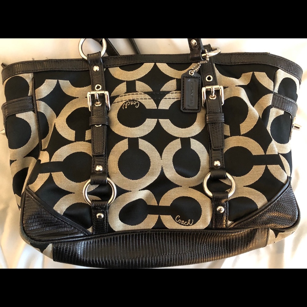 Coach large shoulder bag signature Cs